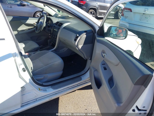 2009 TOYOTA COROLLA LE VIN: 2T1BU40E09C182012