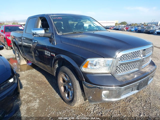 RAM 1500 Laramie  4x2 6'4 Box 2017 1C6RR6VTXHS676708 zdjęcie główne