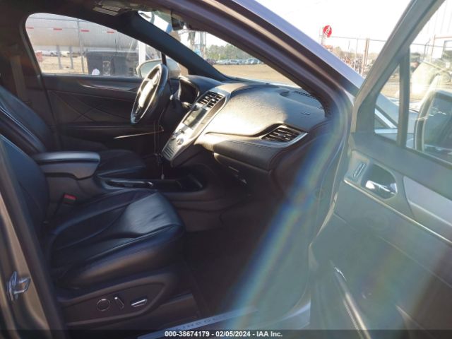 5LMCJ2C91GUJ27772 Lincoln MKC SELECT
