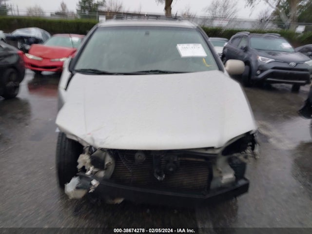 2003 TOYOTA SIENNA LE/XLE VIN: 4T3ZF13C134516840