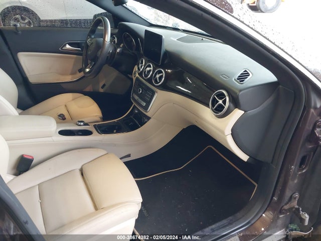 WDDSJ4EB2HN466802 Mercedes-Benz CLA 250