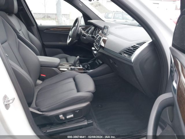 2018 BMW X3 5UXTR9C51JLD89151 Photo 4