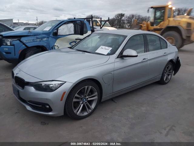 BMW 330e Iperformance 2017 WBA8E1C39HA029256 Image 2