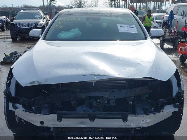 Genesis G80 3.8 2018 KMHGN4JE1JU235689 Image 13