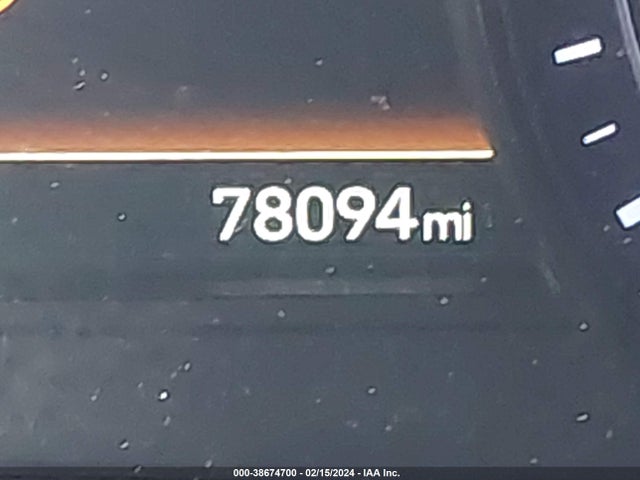 Genesis G80 3.8 2018 KMHGN4JE1JU235689 Image 16