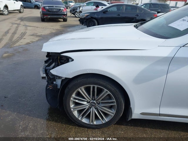 Genesis G80 3.8 2018 KMHGN4JE1JU235689 Image 18