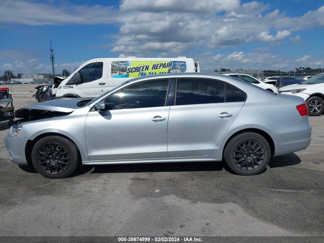 2013 VOLKSWAGEN JETTA 2.5L SE VIN: 3VWDP7AJ7DM204520