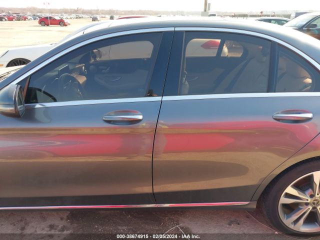 55SWF4JB2HU223605 Mercedes-Benz C 300 Luxury/sport