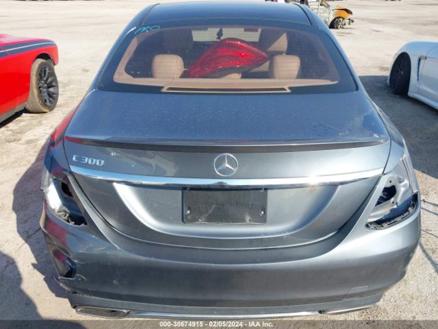 55SWF4JB2HU223605 Mercedes-Benz C 300 Luxury/sport