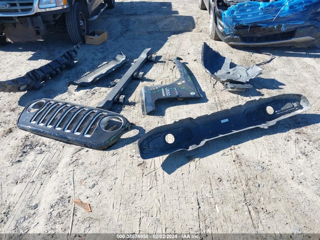 1C4HJXEG5KW528616 Jeep Wrangler Unlimited Sahara 4x4