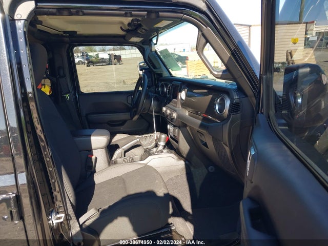 1C4HJXEG5KW528616 Jeep Wrangler Unlimited Sahara 4x4