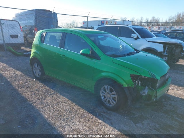 Chevrolet Sonic Lt Auto 2015 1G1JC6SB8F4179587 головне зображення