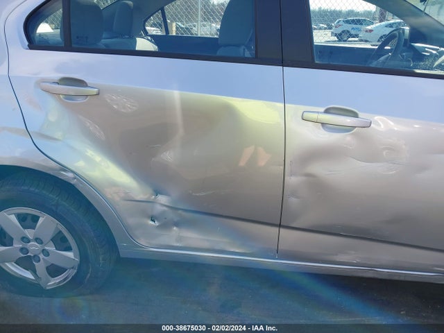 Chevrolet Sonic Ls Auto 2016 1G1JA5SH5G4121796 Image 12