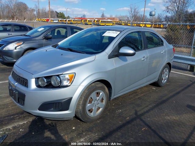 Chevrolet Sonic Ls Auto 2016 1G1JA5SH5G4121796 Image 2