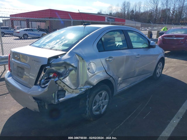Chevrolet Sonic Ls Auto 2016 1G1JA5SH5G4121796 Image 4