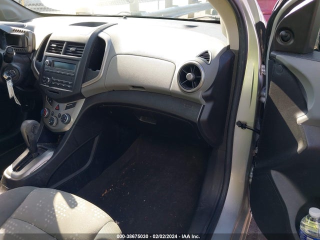 Chevrolet Sonic Ls Auto 2016 1G1JA5SH5G4121796 Image 5
