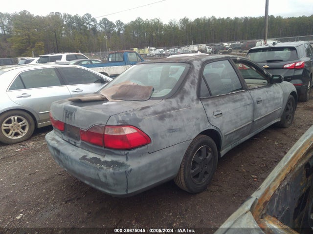 2000 HONDA ACCORD 2.3 SE VIN: 1HGCG5679YA108876
