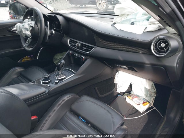 ZARFAMBN5K7603470 Alfa Romeo Giulia Ti Sport Carbon Rwd