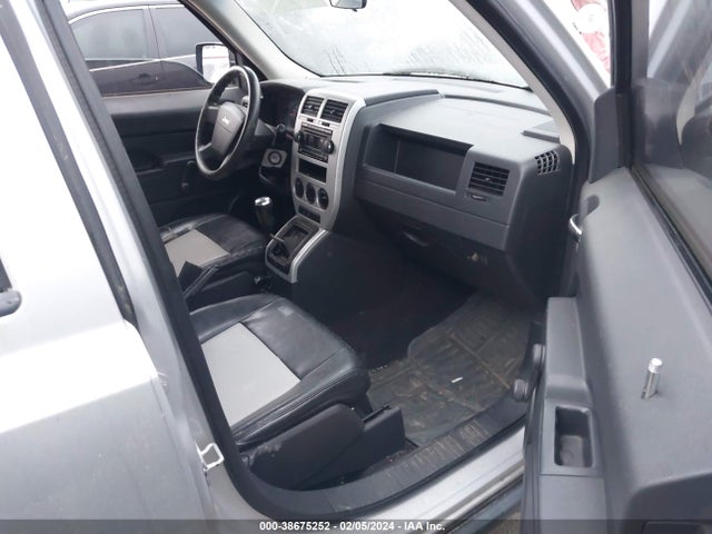 2008 JEEP PATRIOT SPORT VIN: 1J8FF28W18D796316