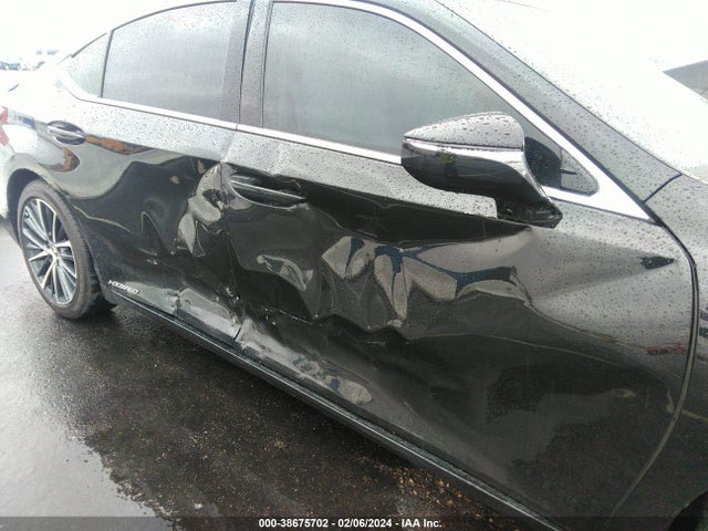 58ADA1C12NU019775 Lexus ES 300H