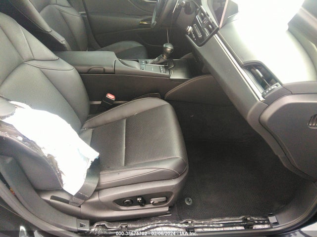 58ADA1C12NU019775 Lexus ES 300H