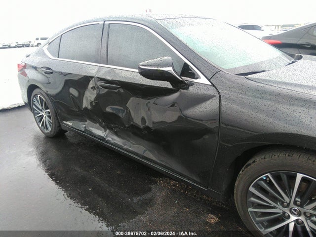 58ADA1C12NU019775 Lexus ES 300H