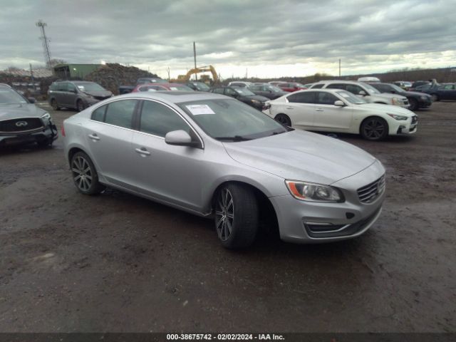 2015 YV126MFB1F2302752 main image