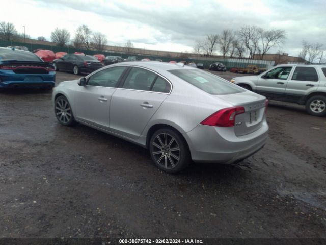 YV126MFB1F2302752 Volvo S60 T5 Premier