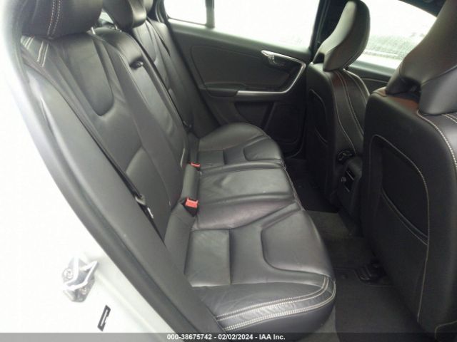 YV126MFB1F2302752 Volvo S60 T5 Premier