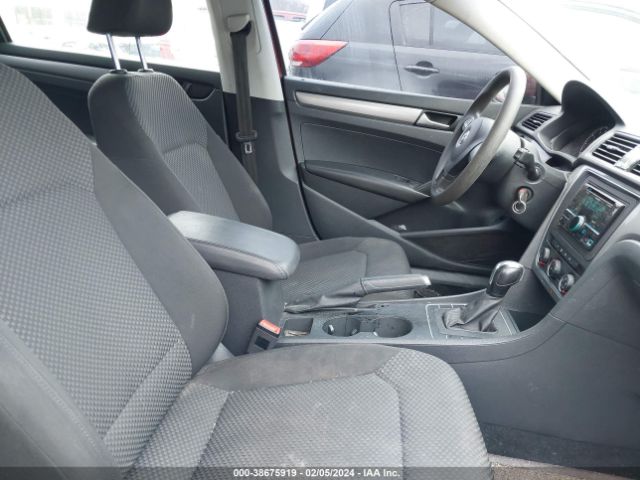 1VWAT7A34FC101074 Volkswagen Passat 1.8t S