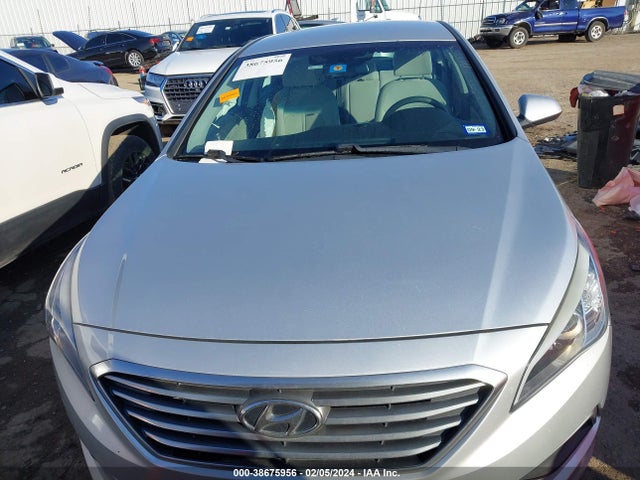 Hyundai SONATA SE 2016 5NPE24AF5GH364731 Image 12