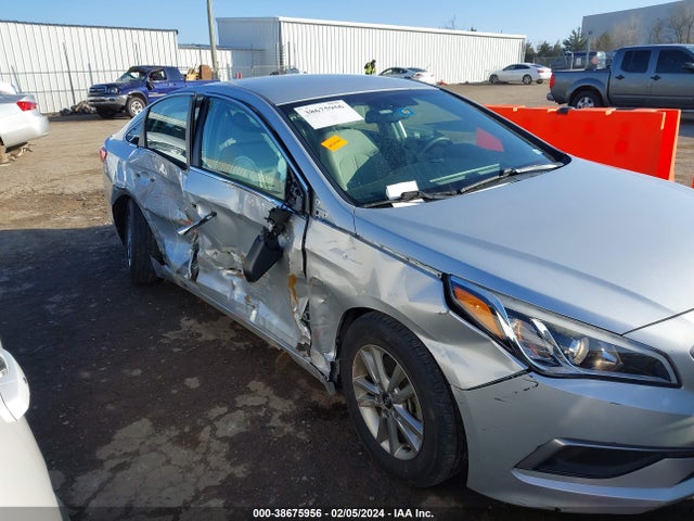 Hyundai SONATA SE 2016 5NPE24AF5GH364731 Image 13