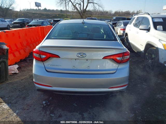 Hyundai SONATA SE 2016 5NPE24AF5GH364731 Image 16