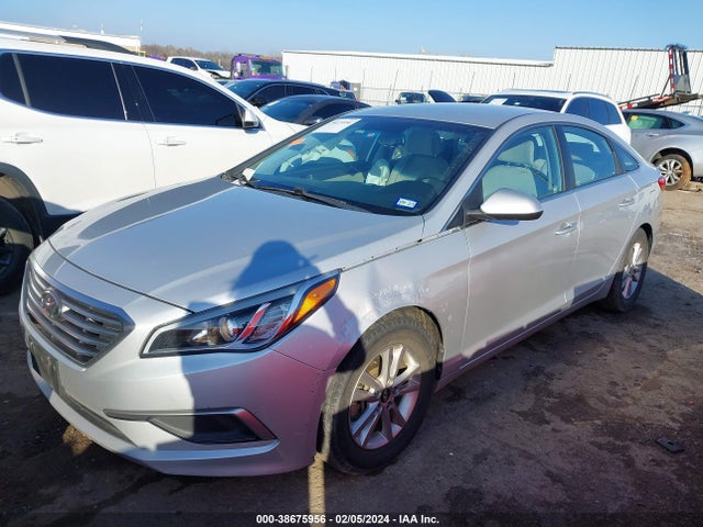 Hyundai SONATA SE 2016 5NPE24AF5GH364731 Image 2