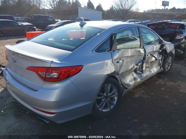 Hyundai SONATA SE 2016 5NPE24AF5GH364731 Image 4
