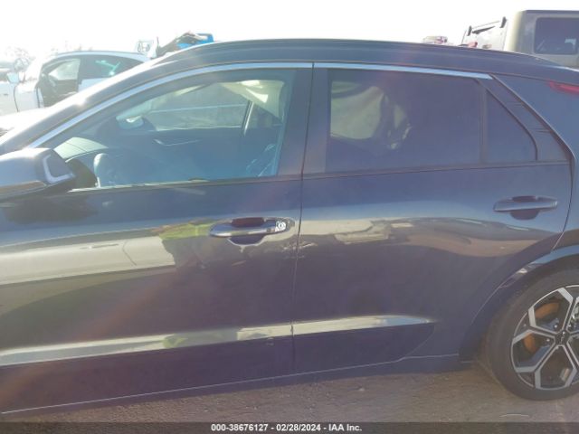 KNDCR3LE2P5042968 KIA Niro Ex Touring