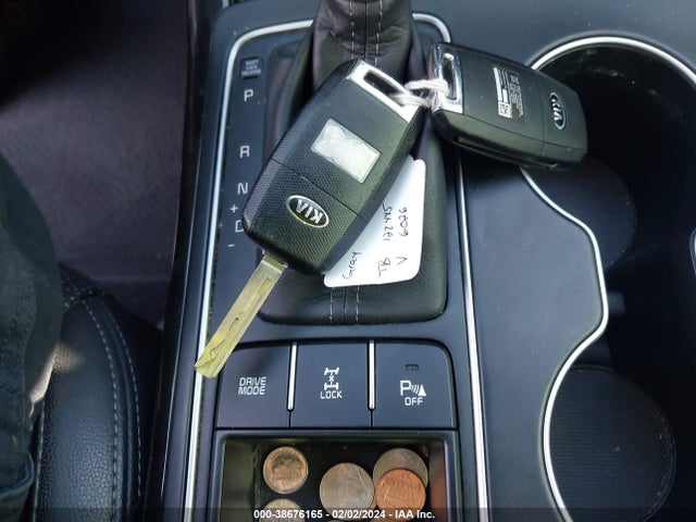 2016 KIA SORENTO 2.0T EX VIN: 5XYPHDA17GG126026