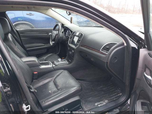 2C3CCAKG6JH250512 Chrysler 300 Limited Awd