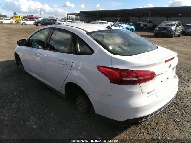 Ford FOCUS SE 2017 1FADP3F28HL285151 Image 3