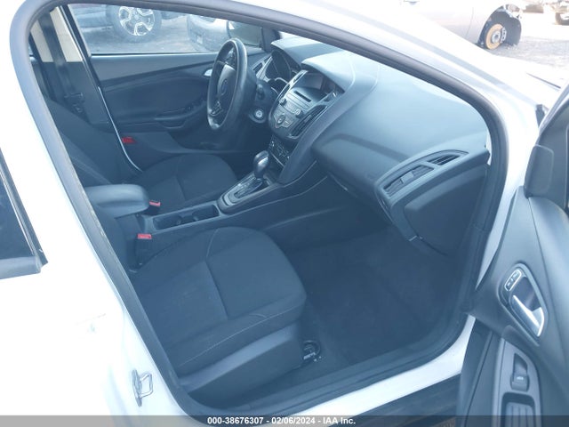 Ford FOCUS SE 2017 1FADP3F28HL285151 Image 5
