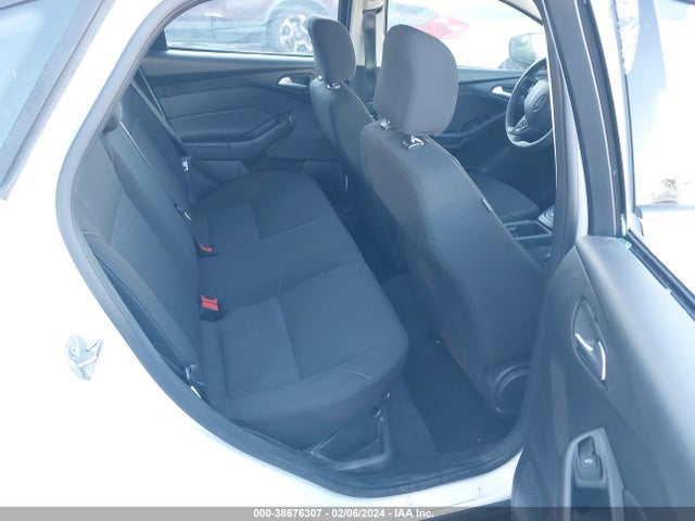 Ford FOCUS SE 2017 1FADP3F28HL285151 Image 8