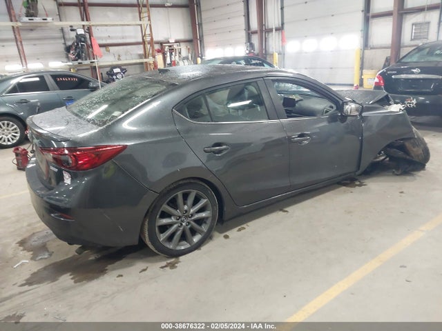 3MZBN1V30JM187724 Mazda Mazda3 Touring