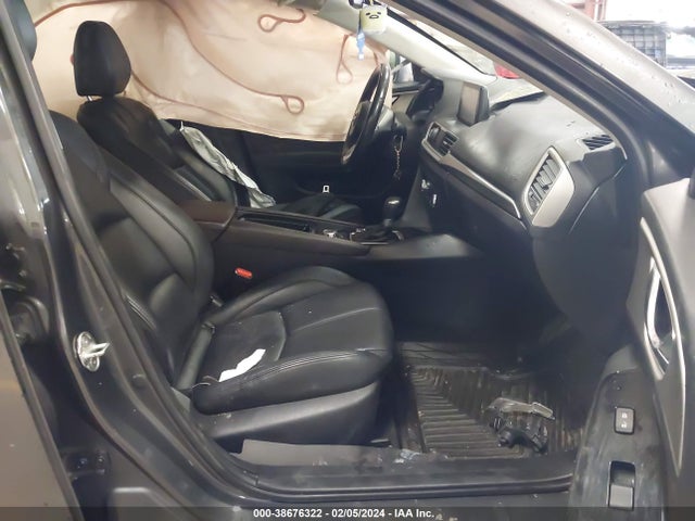 3MZBN1V30JM187724 Mazda Mazda3 Touring