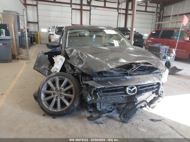 3MZBN1V30JM187724 Mazda Mazda3 Touring