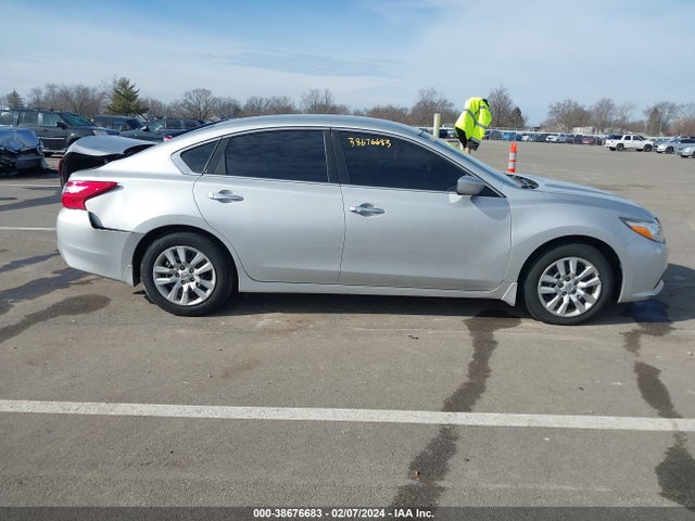Nissan Altima 2.5 S 2016 1N4AL3APXGC220348 Image 13