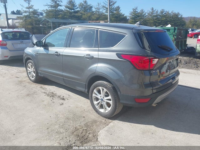 Ford ESCAPE SE 2019 1FMCU0GD5KUB32480 Image 3