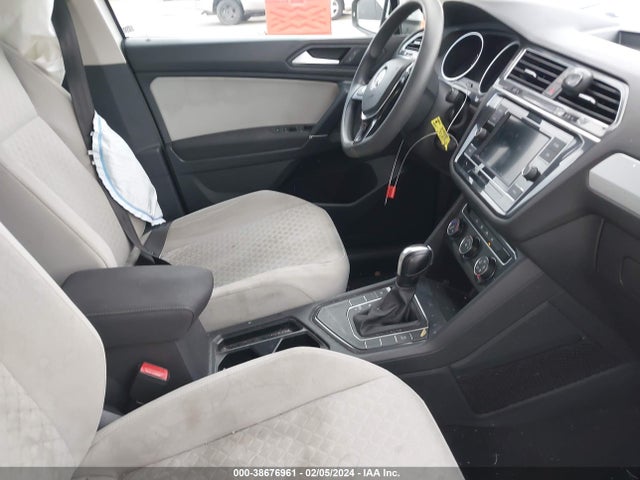 3VV1B7AX9LM047906 Volkswagen Tiguan 2.0t S