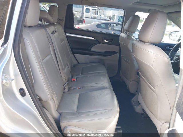 2015 TOYOTA HIGHLANDER XLE V6 VIN: 5TDKKRFH0FS113330