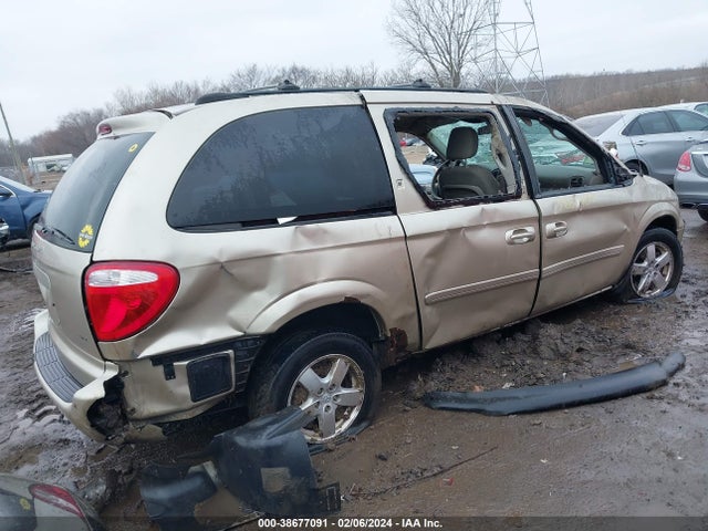 2005 DODGE GRAND CARAVAN SXT VIN: 2D4GP44L15R503865