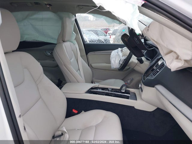 YV4L12PV7P1941454 Volvo Xc90 B5 Core